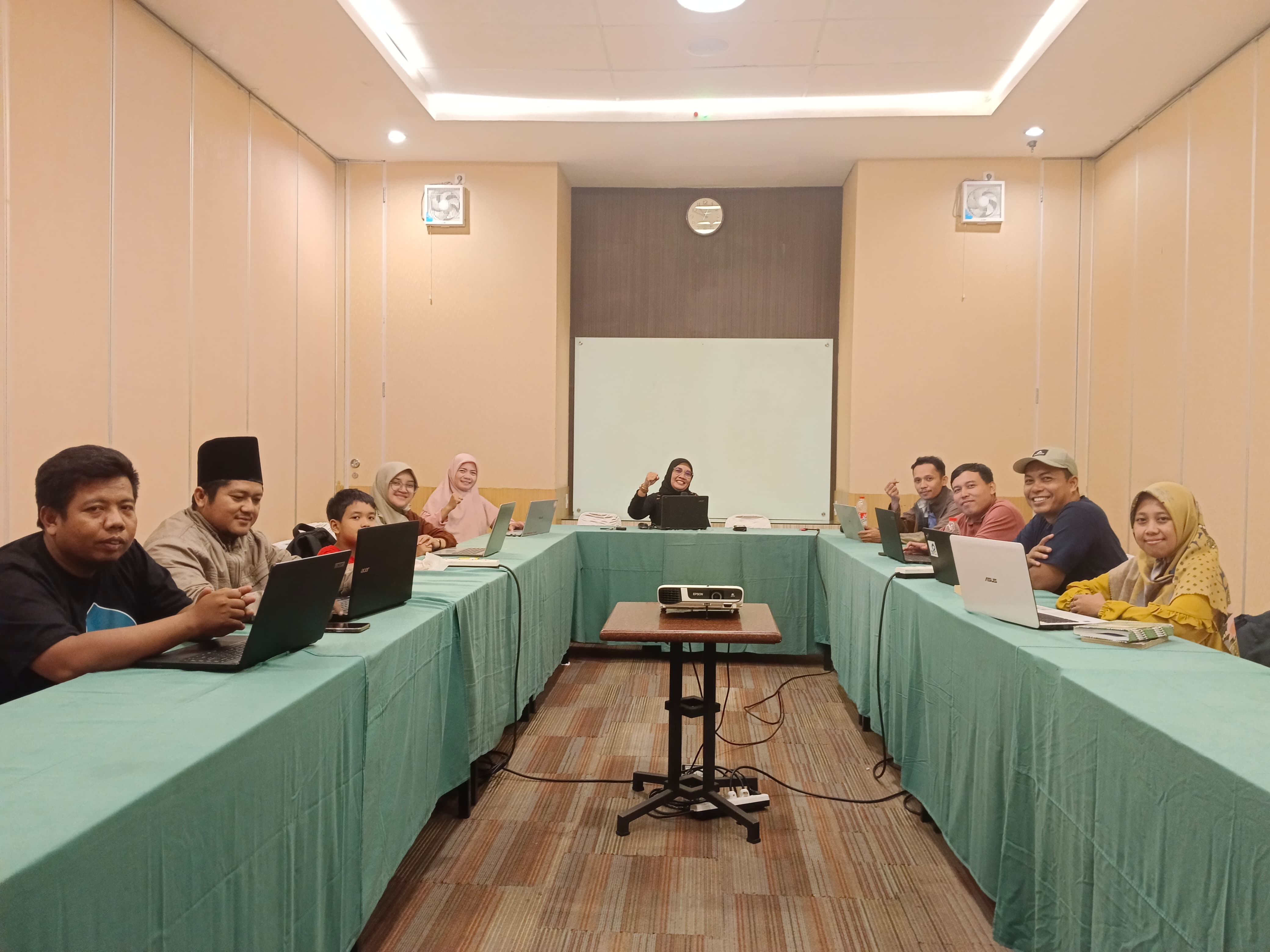 KKG PAI SD Kabupaten Banyumas Laksanakan Penyusunan Buku Kegiatan BTQ untuk Siswa SD