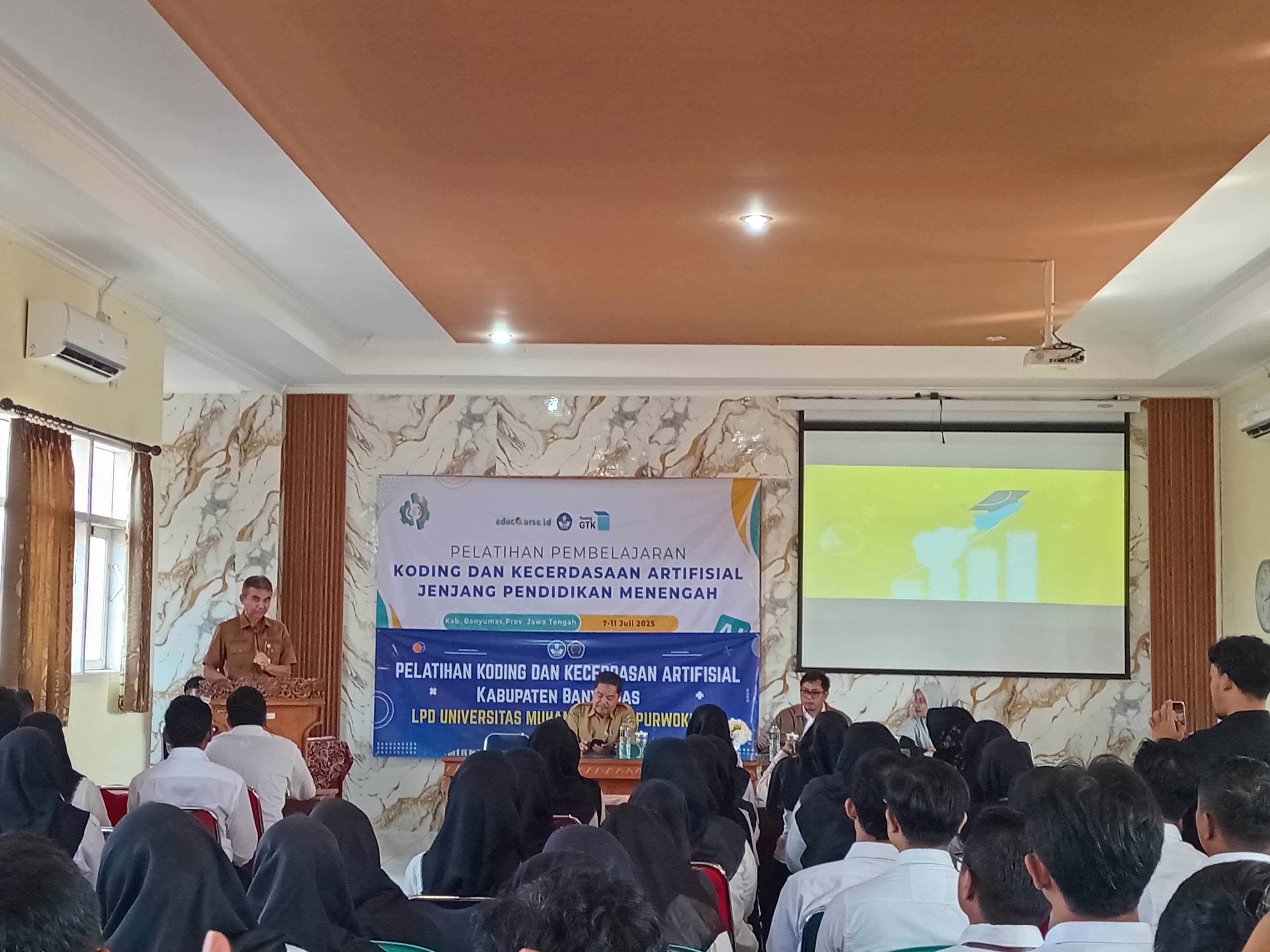 Pelatihan Pembelajaran Koding dan Kecerdasan Artifisial (KKA)
