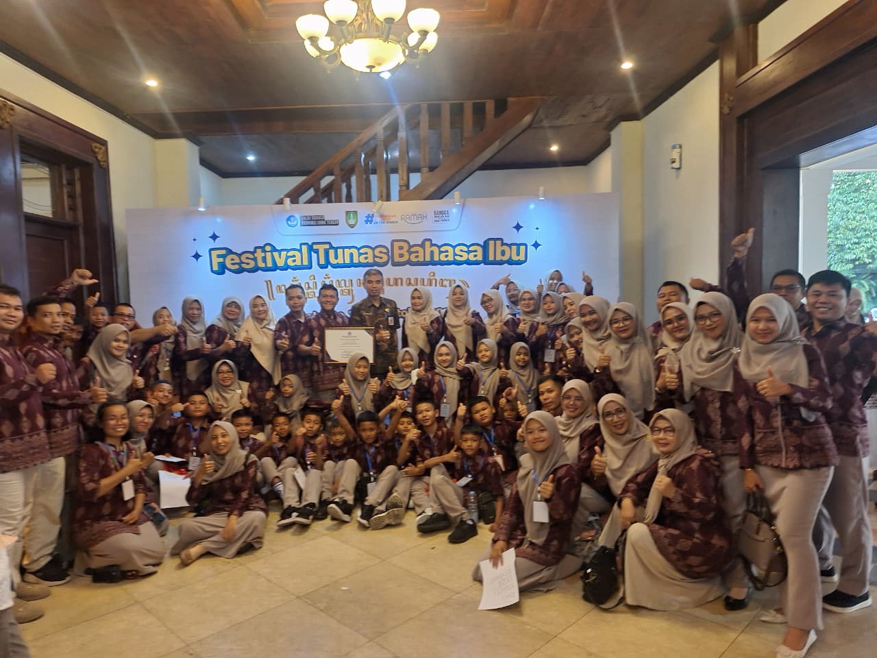 Kontingen Banyumas Raih 8 Piala di Festival Tunas Bahasa Ibu Tingkat Provinsi Jawa Tengah 2025