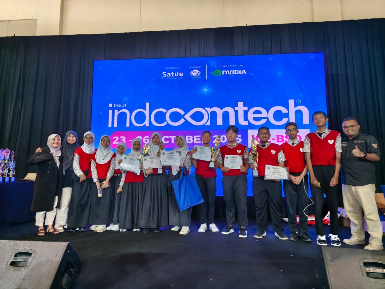 SMP Telkom Purwokerto Raih Prestasi Gemilang di Olimpiade TIK Nasional 2025