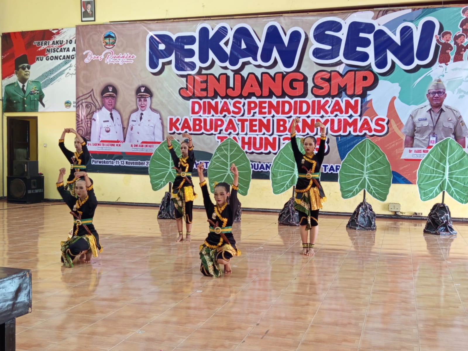 Pentas Seni Tari Kreasi Tutup Rangkaian Pekan Seni Dinas Pendidikan 2025