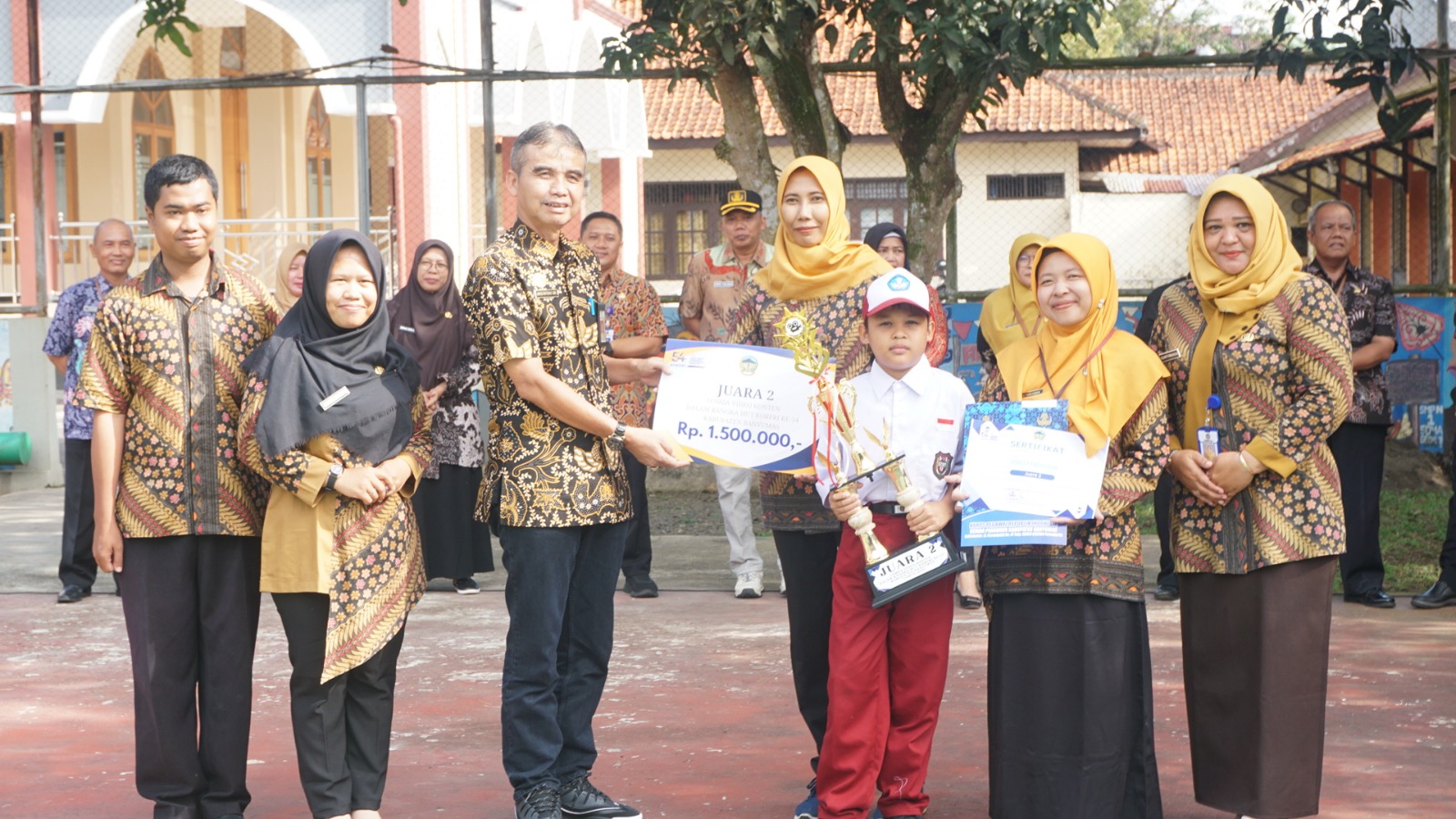 Video “PASTI SEKOLAH” Raih Juara 2 Lomba Peran Korpri dalam Mendukung Program Trilas Bupati Banyumas