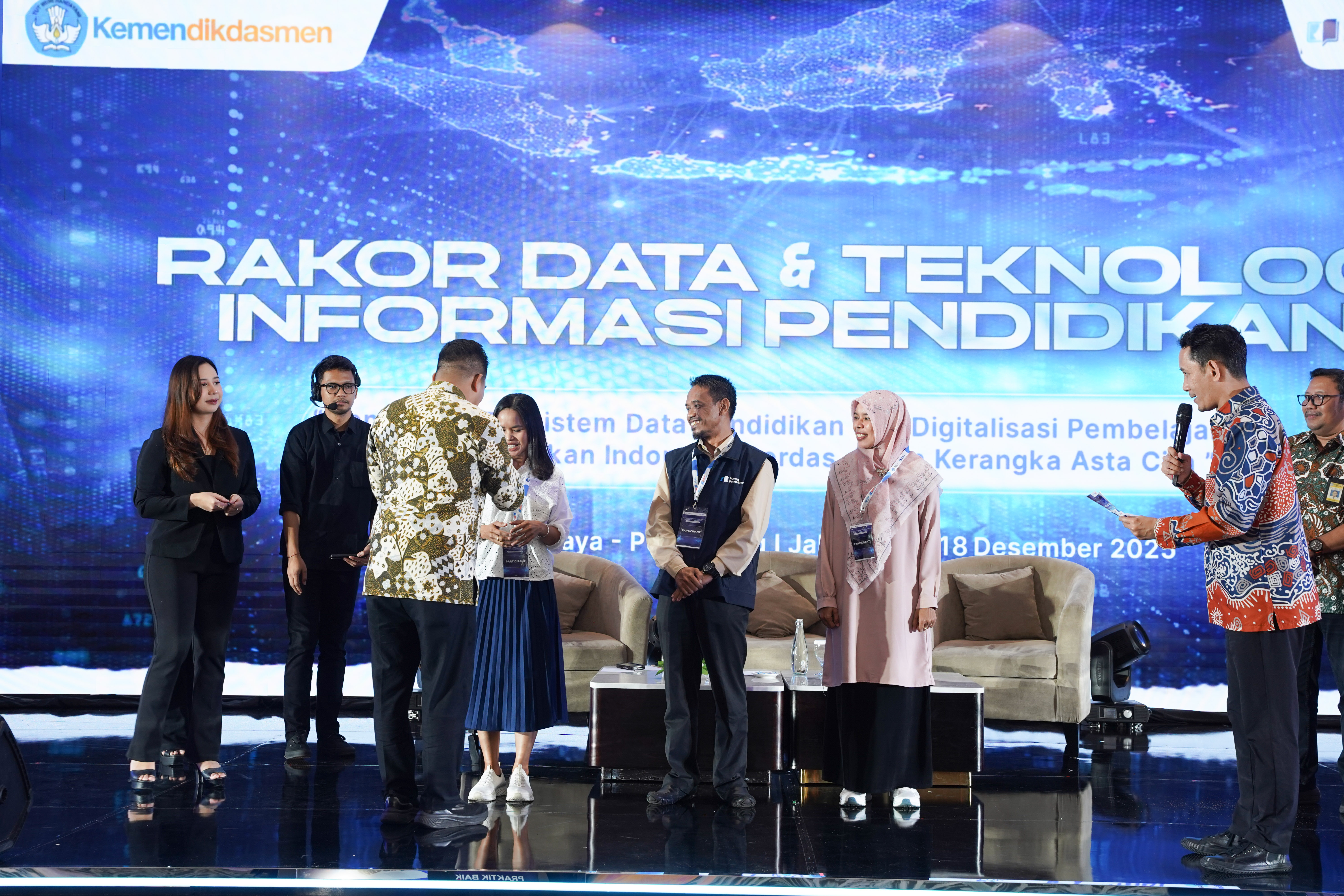 “Guru Pejuang Digital” Garda Terdepan Digitalisasi Pembelajaran