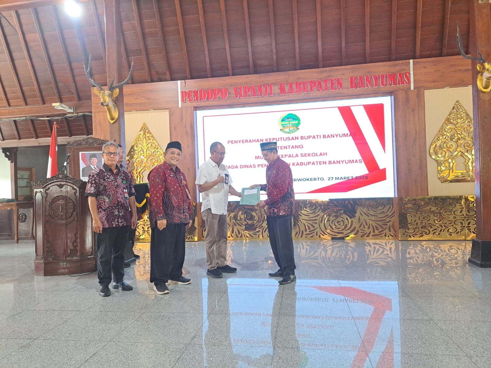 Bupati Lantik 118 Kepala Sekolah