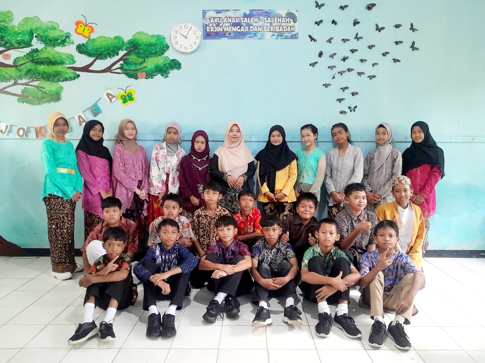 Peringatan Hari Kartini di SDN 2 Tambaknegara: Meneladani Semangat "Habis Gelap Terbitlah Terang"