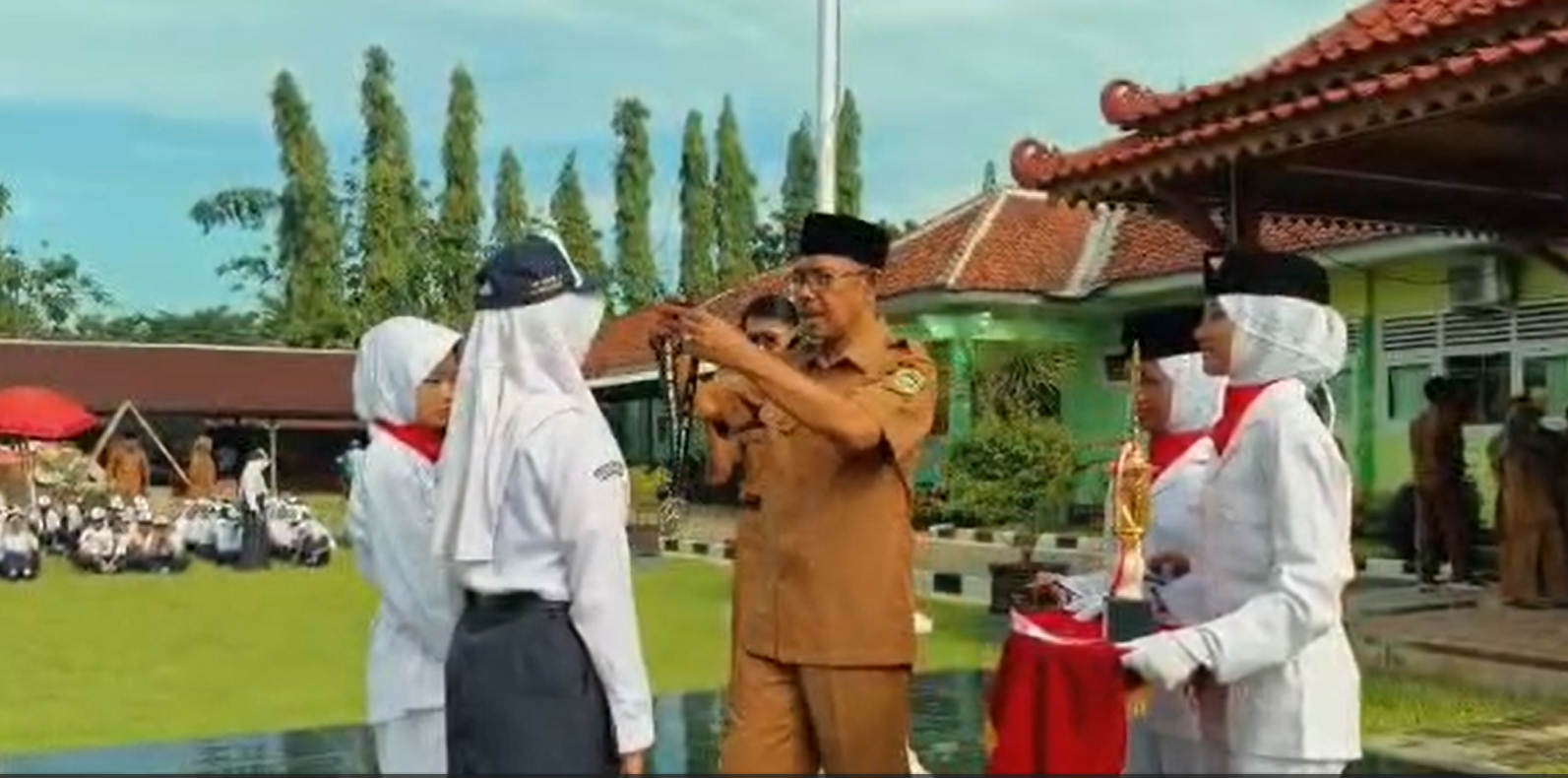Gerakan Indonesia Asri di Sekolah: Menanamkan Kepedulian Lingkungan Sejak Dini