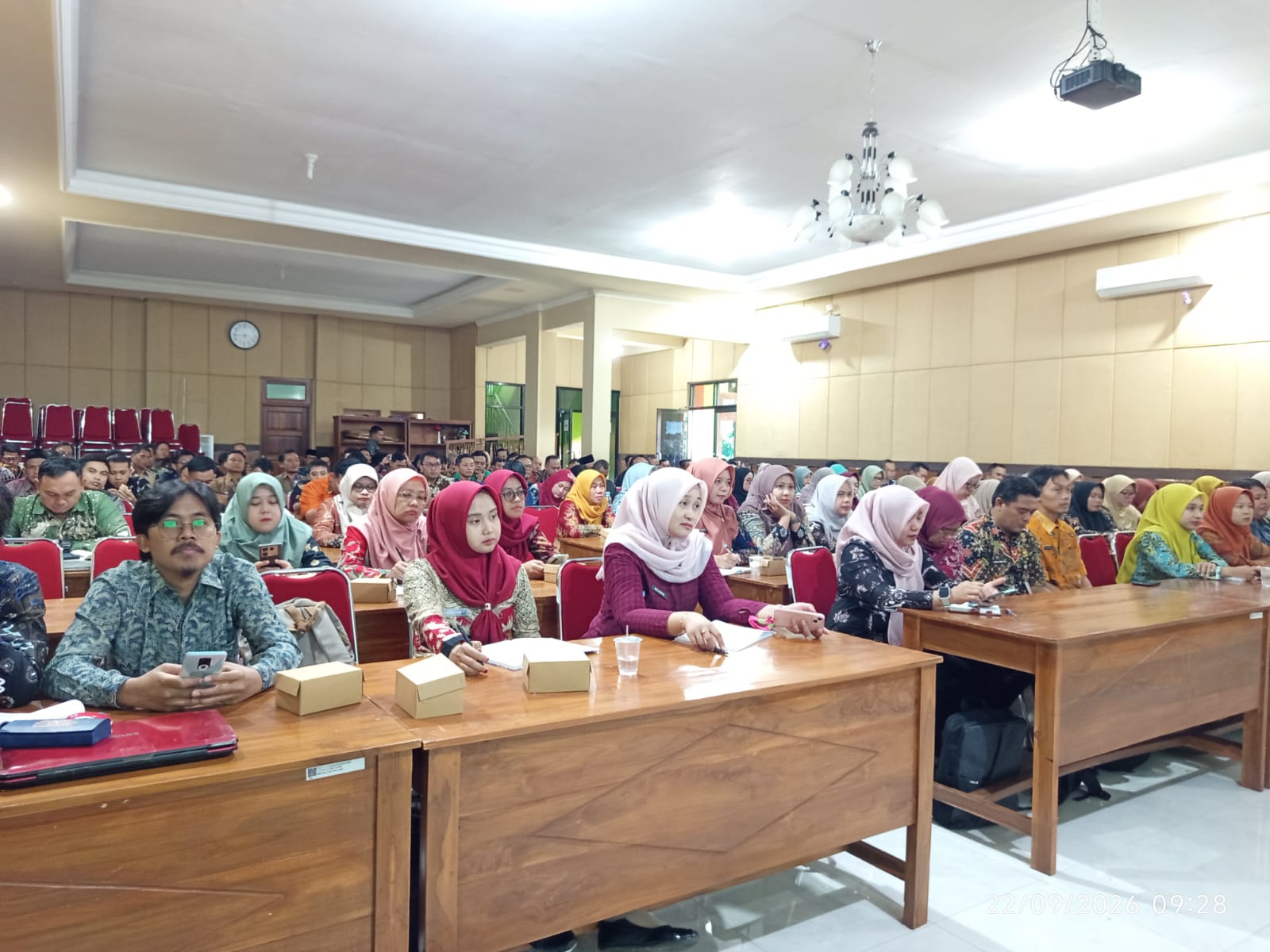 DATA AKURAT, LANGKAH TEPAT UNTUK MENANGANI ANAK TIDAK SEKOLAH