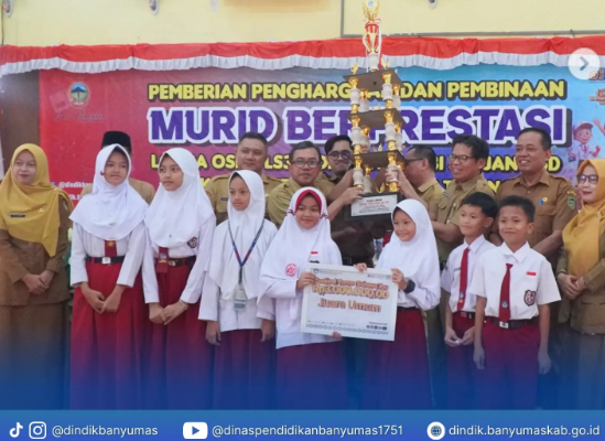 Buah Kerja Keras dan Dedikasi: Dindik Banyumas Beri Penghargaan untuk Siswa SD Berprestasi